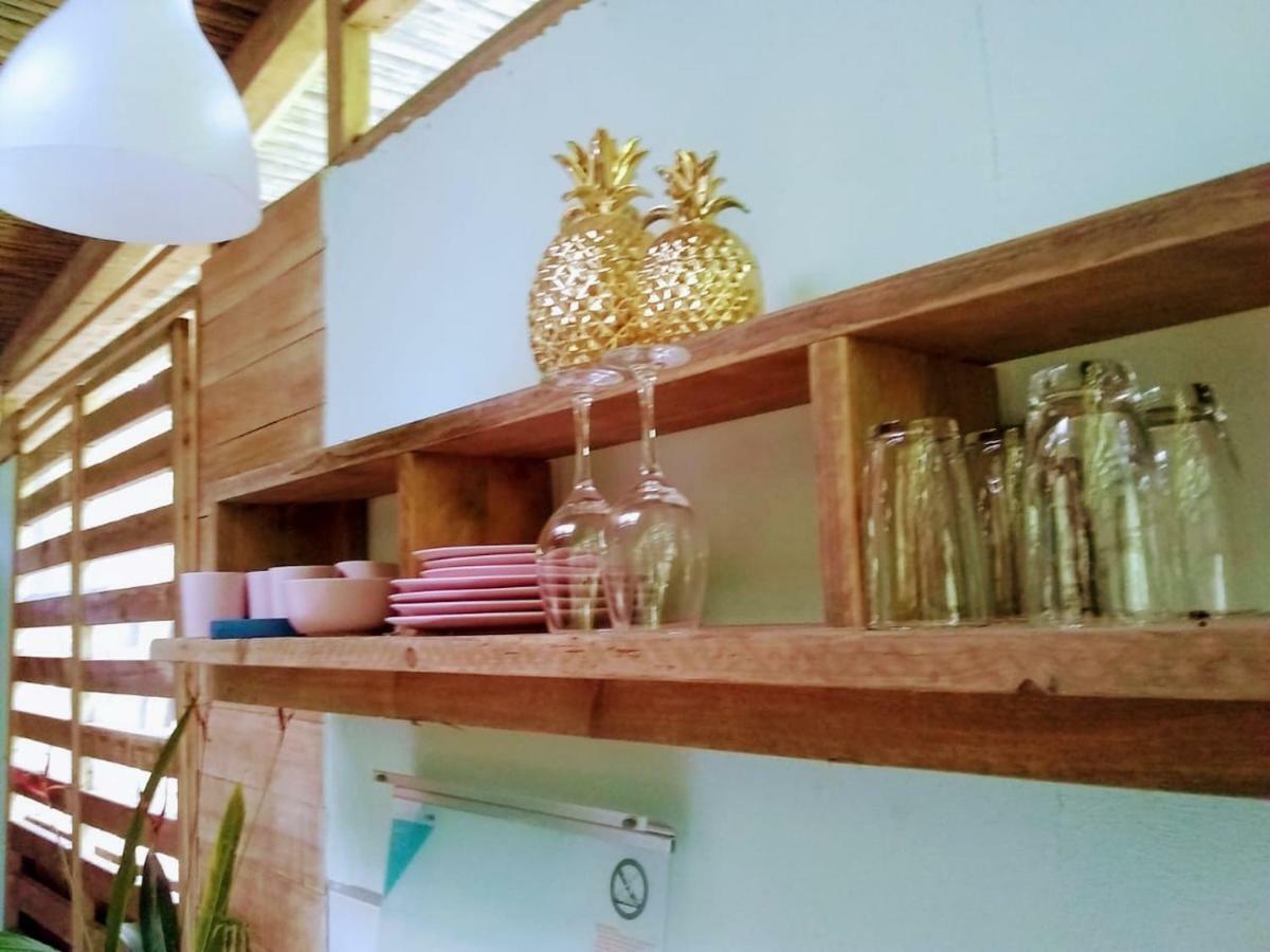 Bee Happy Studio Cahuita Luaran gambar